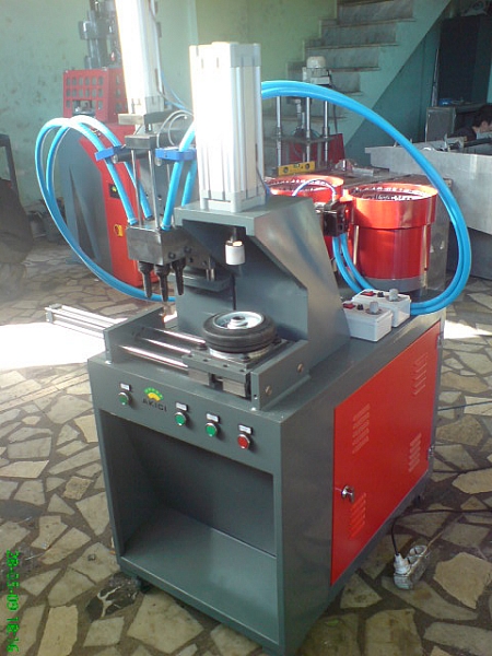 OTOMATIK-PERCIN-TAKMA-MAKINASI